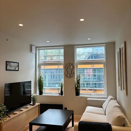 아파트 Beautiful 4 Bedroom In Sentrum 베르겐
