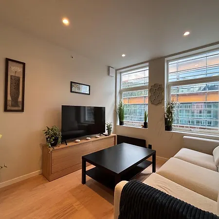 Beautiful 4 Bedroom In Sentrum 아파트 베르겐