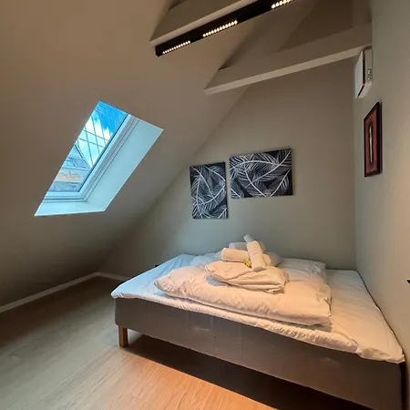 Beautiful 4 Bedroom In Sentrum * 베르겐